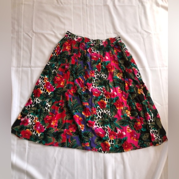 Vtg Flowy Funky Patterned Skirt - Picture 9 of 15